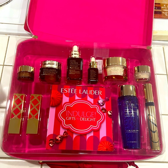 ESTEE LAUDER Holiday 12 Pc. (Resilience) Gift Set + Case $550 Value! P1225 - Picture 3 of 6
